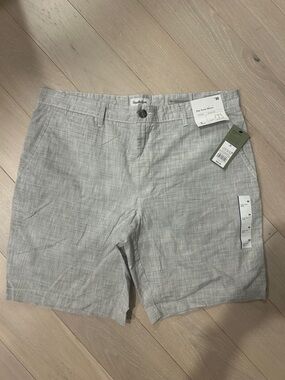 Goodfellow & Co Light Gray Flat-Front Men's Shorts
